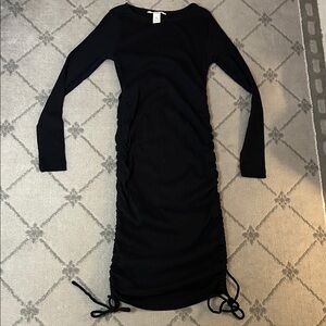 H&M Mama Black Long Sleeve Ruched Maternity Dress